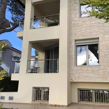 Holiday home современная вилла прямо на пляже, с видом на море *