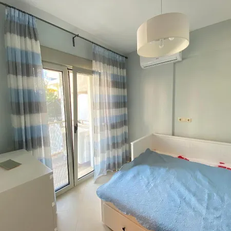 современная вилла прямо на пляже, с видом на море Holiday home Kassandria