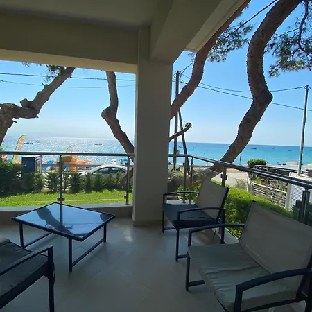 современная вилла прямо на пляже, с видом на море Holiday home *